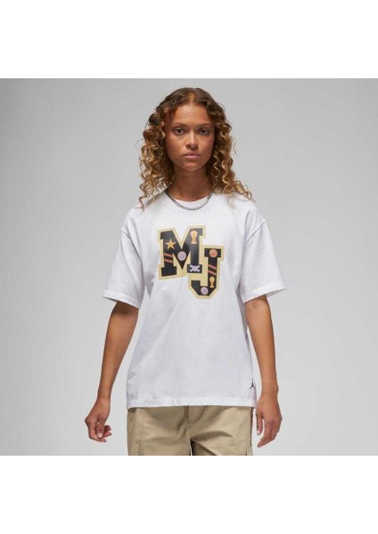 Jordan Short-Sleeve Graphic Tee Kadın T-Shirt FB5195 fırsatları