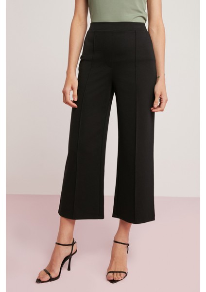 Freda Örme Çelikli Interlok Geniş Kısa Paca Flare Siyah Pantolon