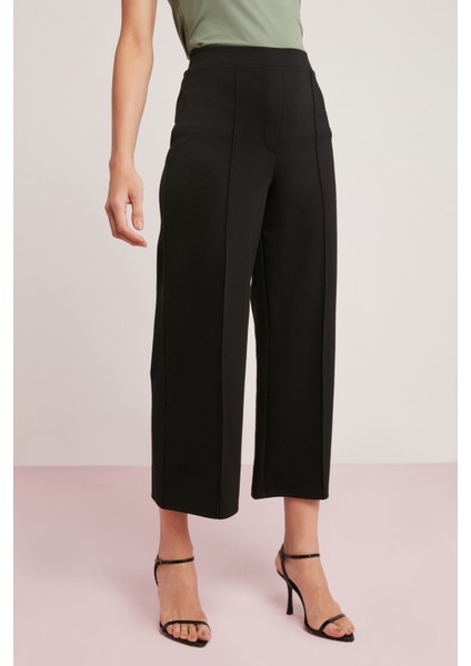 Freda Örme Çelikli Interlok Geniş Kısa Paca Flare Siyah Pantolon fırsatları