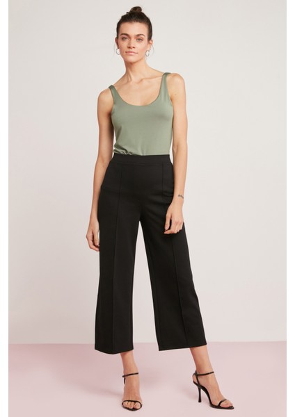 Freda Örme Çelikli Interlok Geniş Kısa Paca Flare Siyah Pantolon indirimleri
