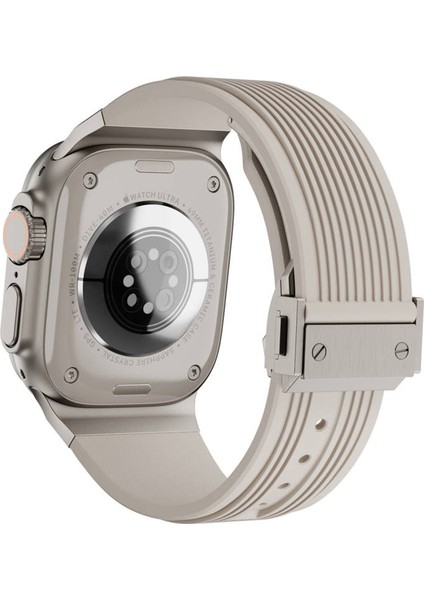 Watch 44MM Metal Başık ve Tokalı Kanal Çizgi Detaylı Spor Silikon Kordon KRD113