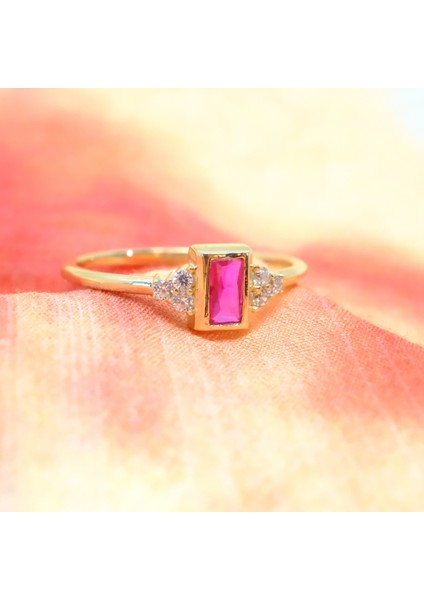 Gümüş Yüzük - Baget Kesim Pembe Safir Yan Zirkon Taşlı Modern Tasarım 925 Ayar Gümüş Yüzük Tektaş Günlük-Hediyelik fırsatları