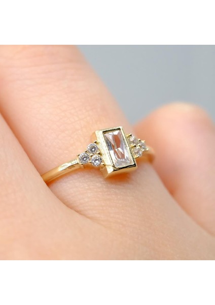 Swarovski Baget -Yan Yuvarlak Taşlı Eşsiz Modern Tasarım 925 Ayar Gümüş Kadın Yüzük-Günlük Hediyelik