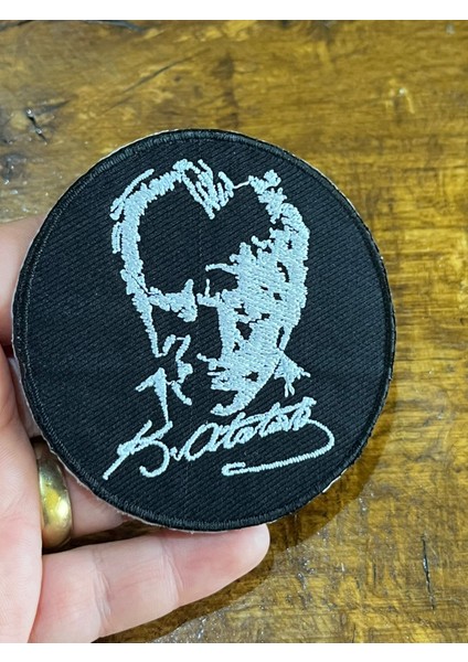 Ütü Ile Yapışan Gölgeli Atatürk Arma Dikiş Aplike