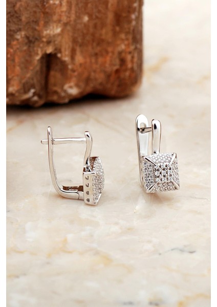 Zirkon Taşlı Rodyumlu Parlak Gümüş J Küpe 6959