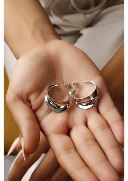 925 Ayar Içi Bombeli Tasarım Gümüş Küpe