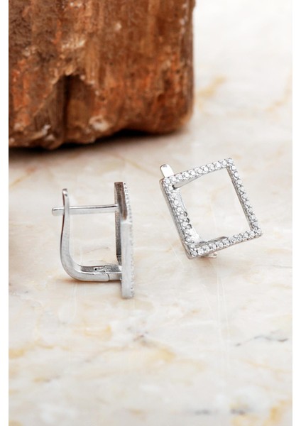 Kare Tasarım Rodyumlu Gümüş J Küpe 6973