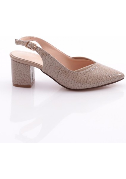 K600 Kadın Arkasi Açik Sivri Burun Topuklu Ayakkabi