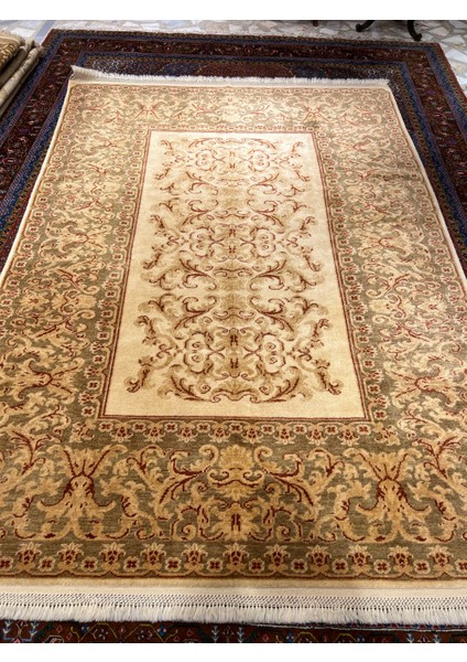 El Dokuma Ottoman Serisi Uşak Desenli Yün Kerem Halı 247x175