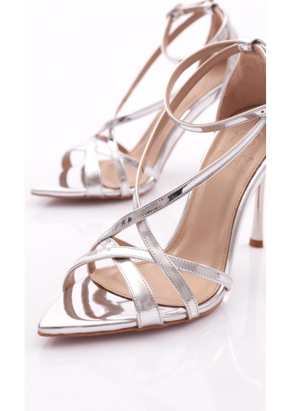 5520 Kadin Topuklu Abiye Ayakkabi fırsatları