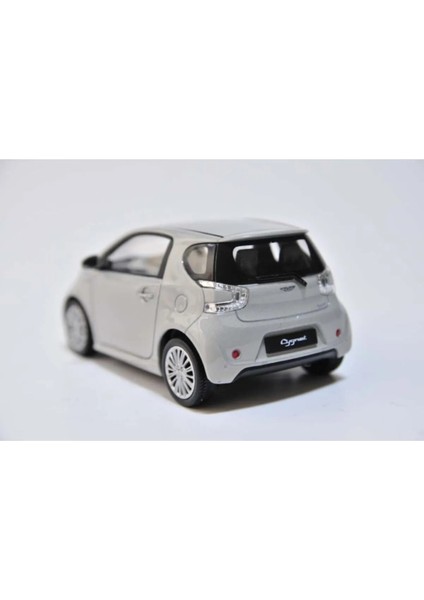 1/24 Aston Martin Cygnet