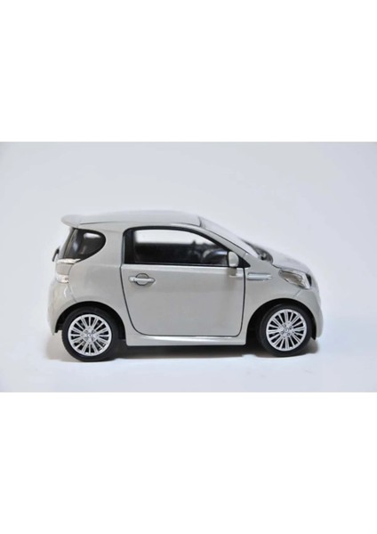 1/24 Aston Martin Cygnet