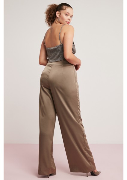 Soleil Kadın Saten Görünümlü Pilili Flare Vizon Büyük Beden Pantolon fırsatları