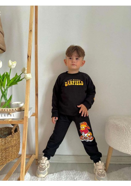 Erkek Çocuk Garfıeld Modelli Pamuk Eşofman Takımı modelleri