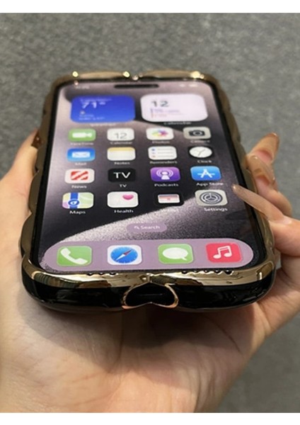 Paladyum Case iPhone 15 Promax Uyumlu Gold Detaylı Çizgili Siyah Baklava Dilimli Puf Kılıf