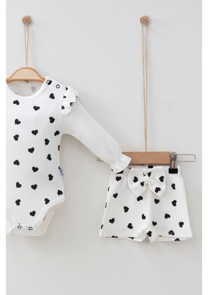 Şortlu Kalp Desenli 2'li Kız Bebek Takımı fiyatları