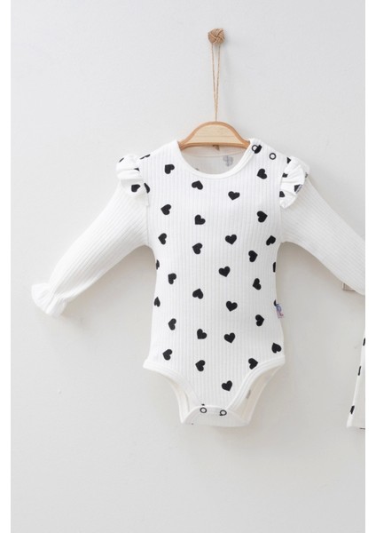 Şortlu Kalp Desenli 2'li Kız Bebek Takımı fırsatları