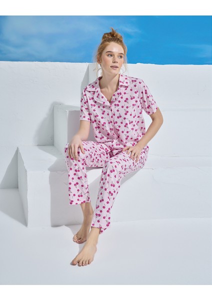 Kadın Pembe Kiraz Desenli Düğmeli Pamuklu Gömlek Yaka Kısa Kollu Pijama Takımı