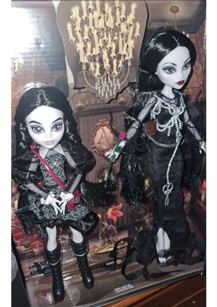 Escoines Koleksiyon 2024 Skullector Addams Family Doll Two-Pack - Addams Ailesi Bebek Ikili Paket