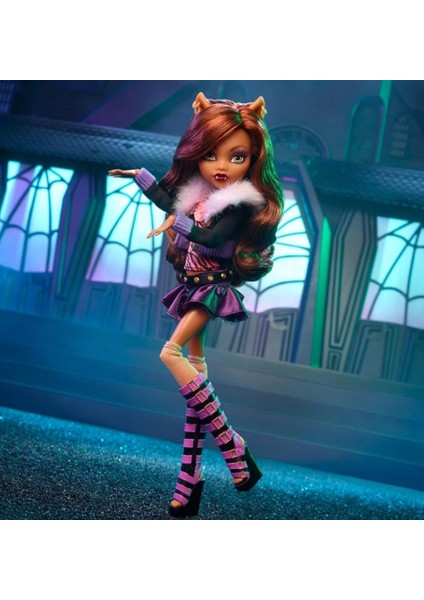 Escoines Koleksiyon Clawdeen Wolf Reproduction Doll With Doll Stand & Accessories 3996366D3977011549