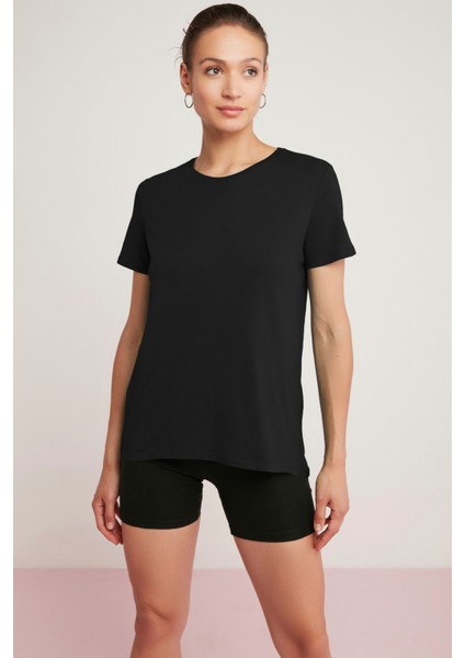 Tatum Kadın 100% Pamuk Süprem Yuvarlak Yaka Comfort Fit Siyah T-Shirt