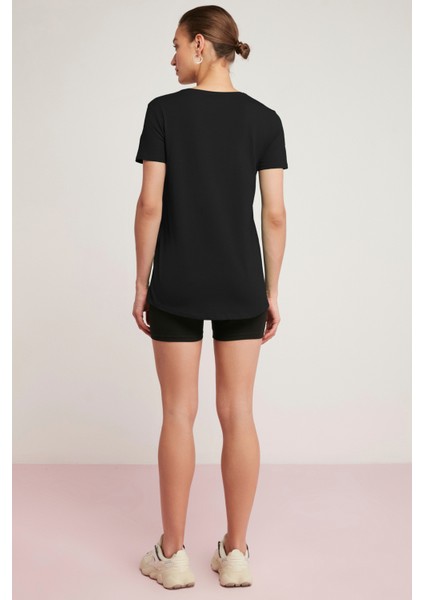 Tatum Kadın 100% Pamuk Süprem Yuvarlak Yaka Comfort Fit Siyah T-Shirt
