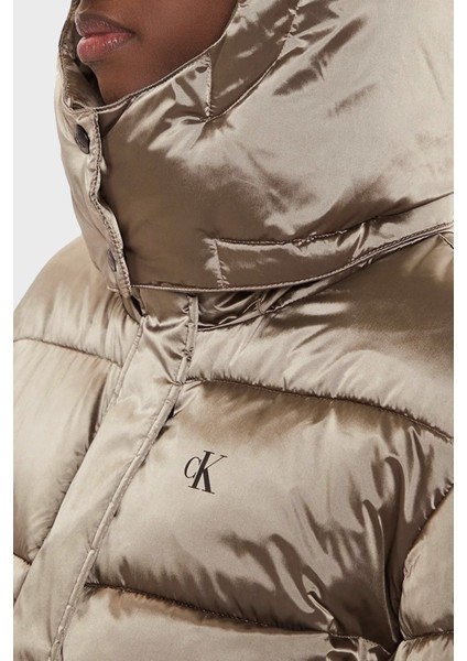 Logolu Parlak Saten Kadın Şişme Mont J20J224616PAV indirimleri