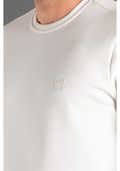 Erkek Beyaz Sıfır Yaka Dokulu Kazak modelleri