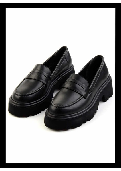 Siyah Kadın Loafer Ayakkabı K01997028009