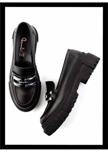 Siyah Kadın Loafer Ayakkabı K01641015509