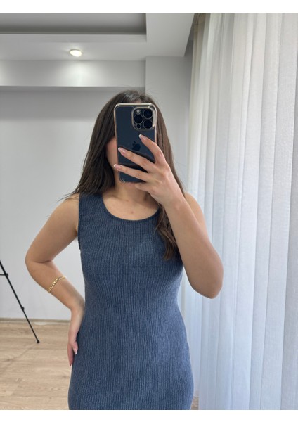 Lacivert Iki Yandan Yırtmaçlı Midi Elbise fiyatları