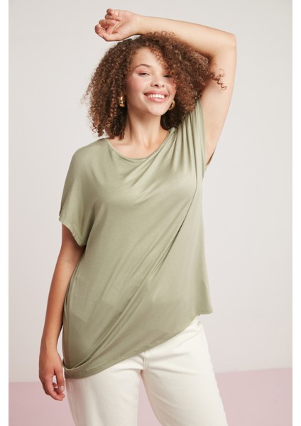 Amanda Kadın Viskon Karışımlı Dökümlü Kısa Kollu Oversize Haki Büyük Beden T-Shirt indirimleri