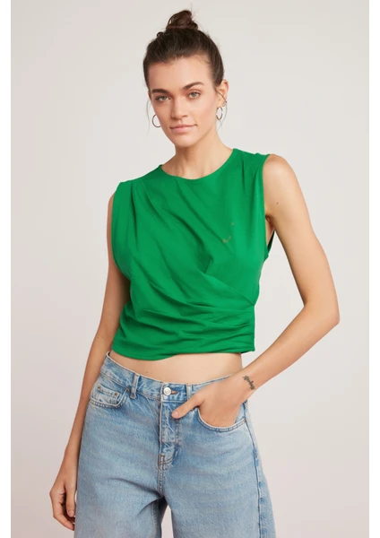 Annabel Kadın Drape Detaylı Yuvarlak Yaka Sıfır Kol Crop Yeşil T-Shirt