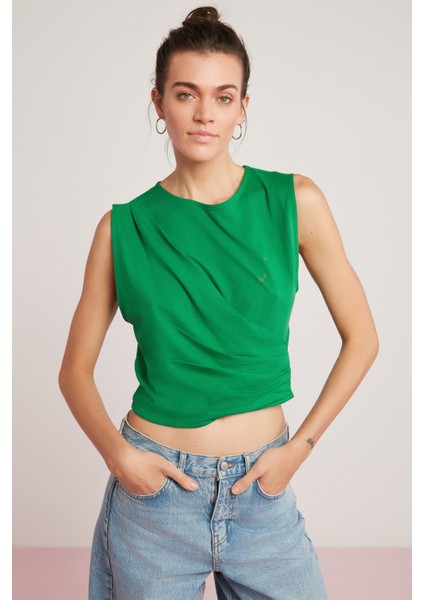 Annabel Kadın Drape Detaylı Yuvarlak Yaka Sıfır Kol Crop Yeşil T-Shirt