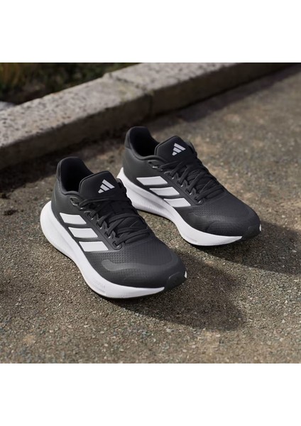 Runfalcon 5 W Kadın Koşu Ayakkabısı Nefes Alabilir Tasarım Siyah Renk fiyatları