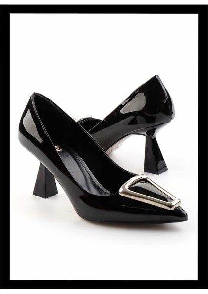 Siyah Rugan Kadın Klasik Topuklu Ayakkabı K01231412708