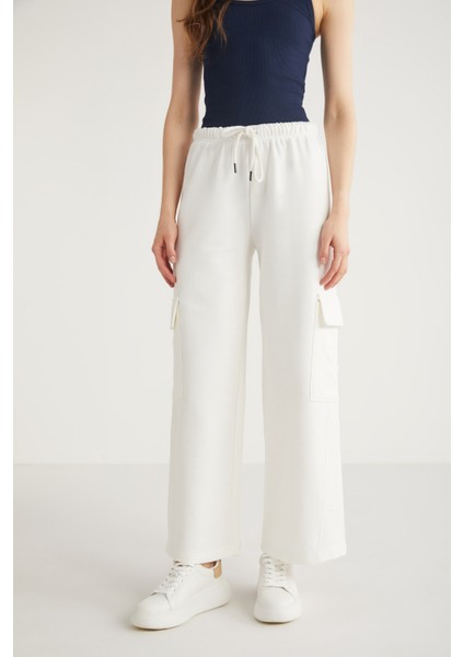 Phoebe Kadın 100% Pamuk İçi Polarsız Kargo Cepli Beli Lastikli Beyaz Eşofman Altı