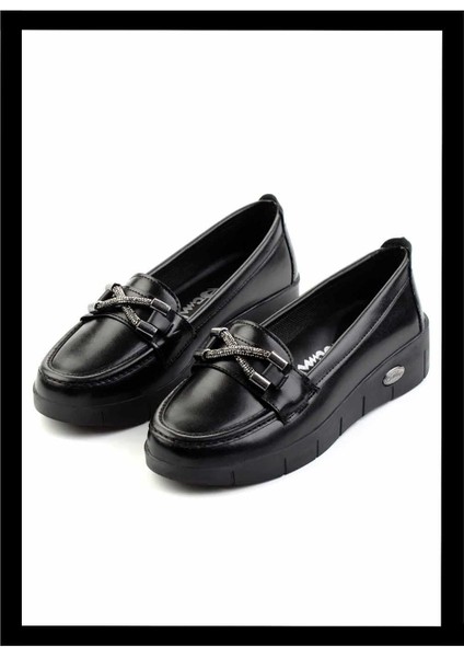 Siyah Kadın Loafer Ayakkabı K01621056009