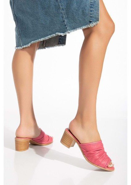 Kadın Kırışık Topuklu Terlik Pembe