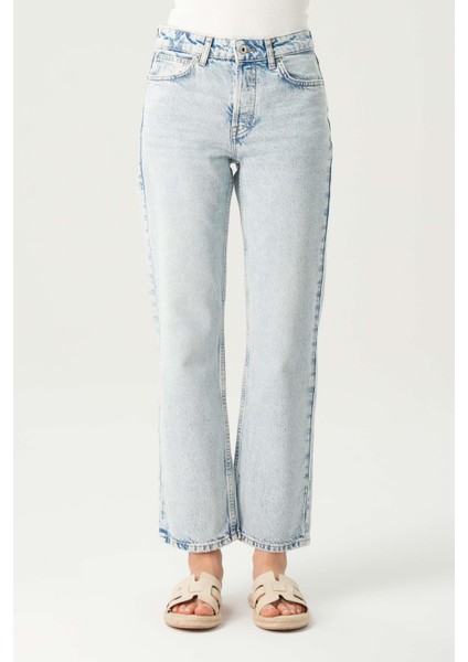 Eliza Açık Mavi Normal Bel Patı Düğmeli Cropped Straight Fit Jean Pantolon C 4518-115 fiyatları