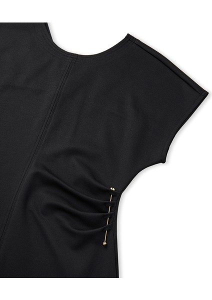 Metal Aksesuarlı Elbise fırsatları