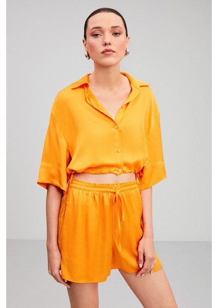 Brooke Kadın Saten Görünümlü Relaxed Fit Mini Turuncu Şort