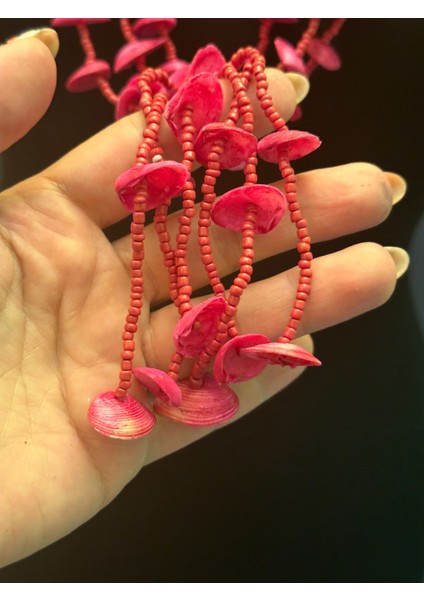 El Yapımı Deniz Midye Kabuklu Boncuklu Tasarım Kadın Kolye Boy 34 cm fiyatları