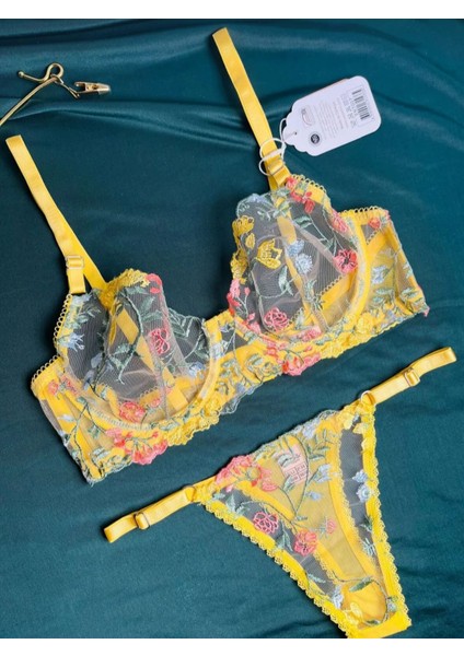 Sones Kozmetik Sones Kozmetik Aysemin Lingerie Sarı Çiçekli Balenli Bralet Takım