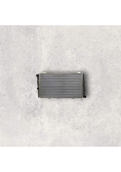 6U0121251 Radyatör Su 3 Bağlantılı - Favorıt-Felıcıa