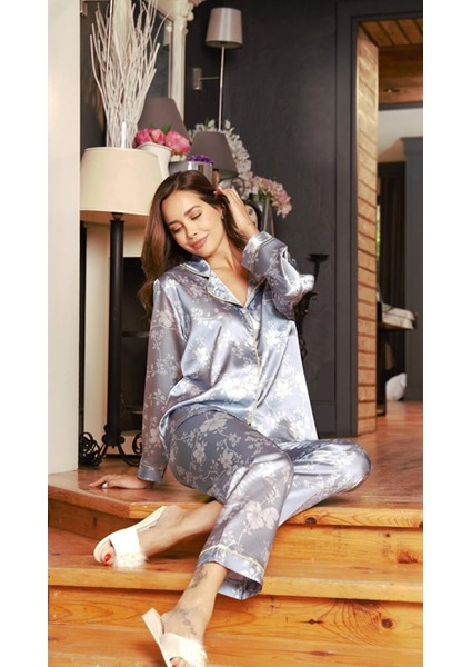 Saten Çiçek Desenli Düğmeli Gömlekli Kadın Alt Üst Pijama Takımı Gri