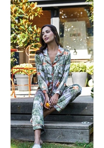Çiçek Desenli Saten Gömlekli Düğmeli Çok Rahat Kadın Pijama Takımı