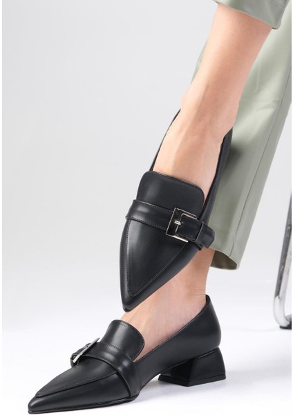 Carola Siyah Renk Sivri Burunlu Kadın Kısa Topuklu Ayakkabı modelleri