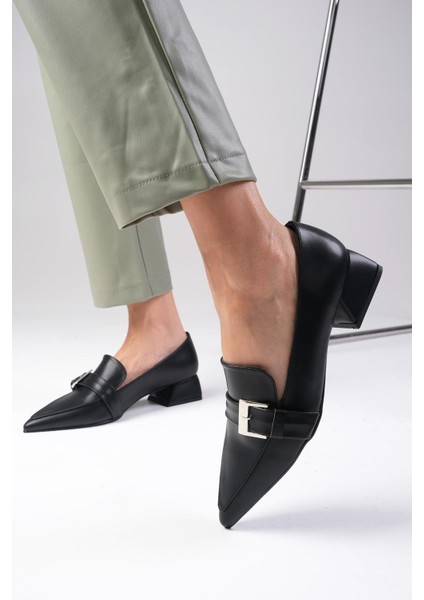 Carola Siyah Renk Sivri Burunlu Kadın Kısa Topuklu Ayakkabı fırsatları