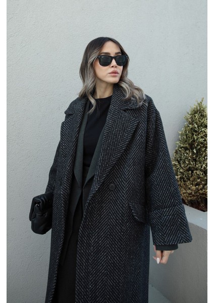 Siyah Balıksırtı Desenli Kaban fırsatları